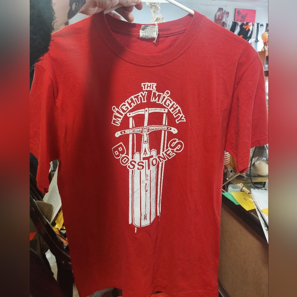 Med red mighty might bosstones tshirt
